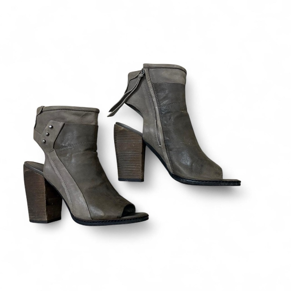 Dolce Vita Taupe/Gray Heeled Boots 8.5